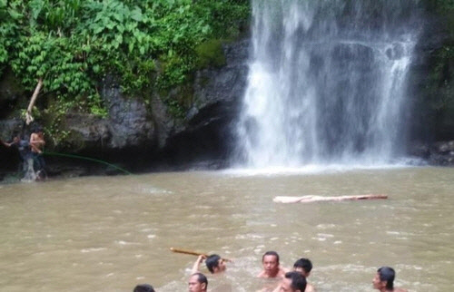 셀카 찍다 또 참변…인도네시아 폭포서 20대 청년 3명 사망[리얼람풍]